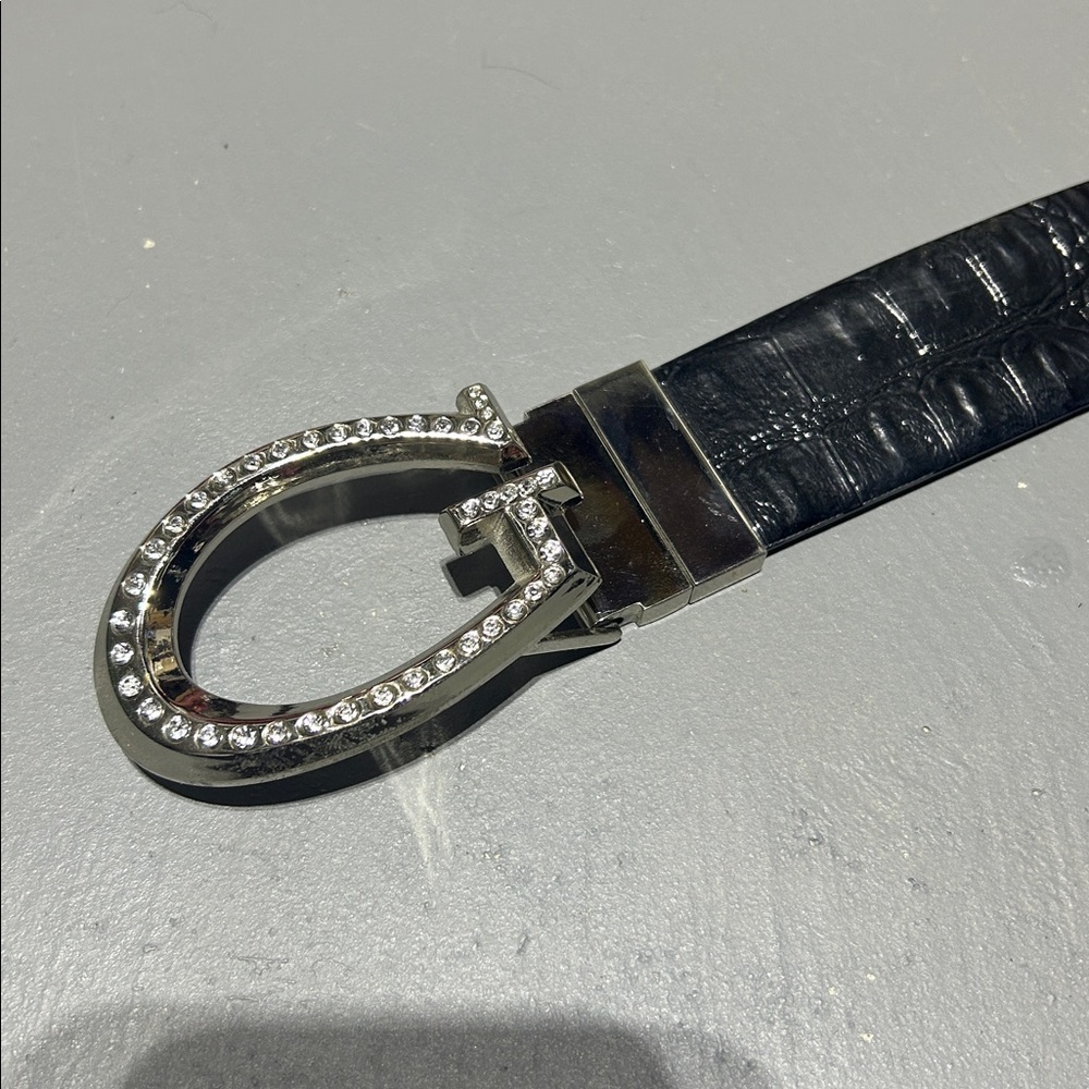 Guess Belt - Picture 2 of 10